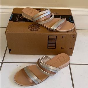 3 colored sandals
